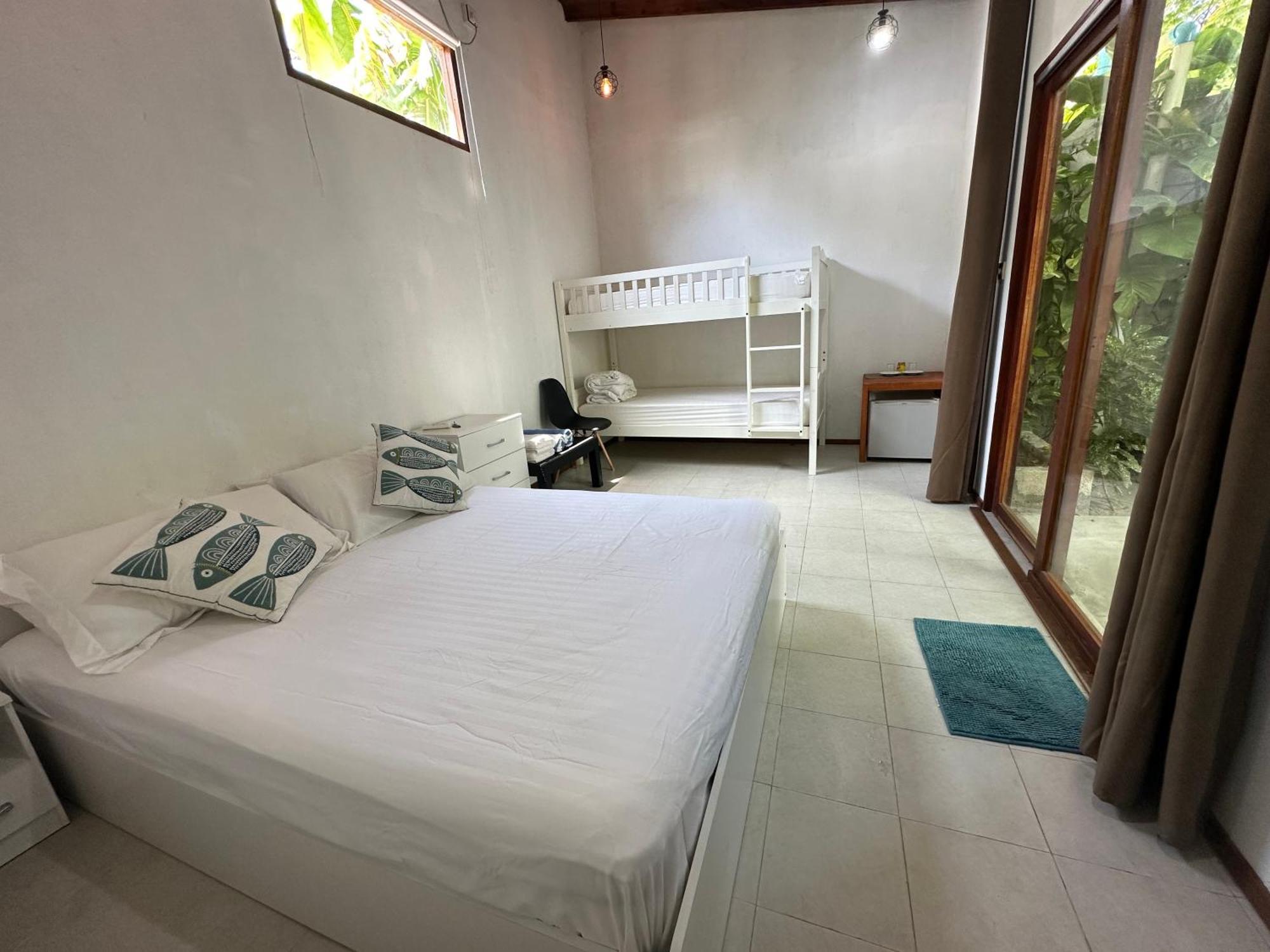 Aqua Oasis Hotel Thoddoo Exterior photo